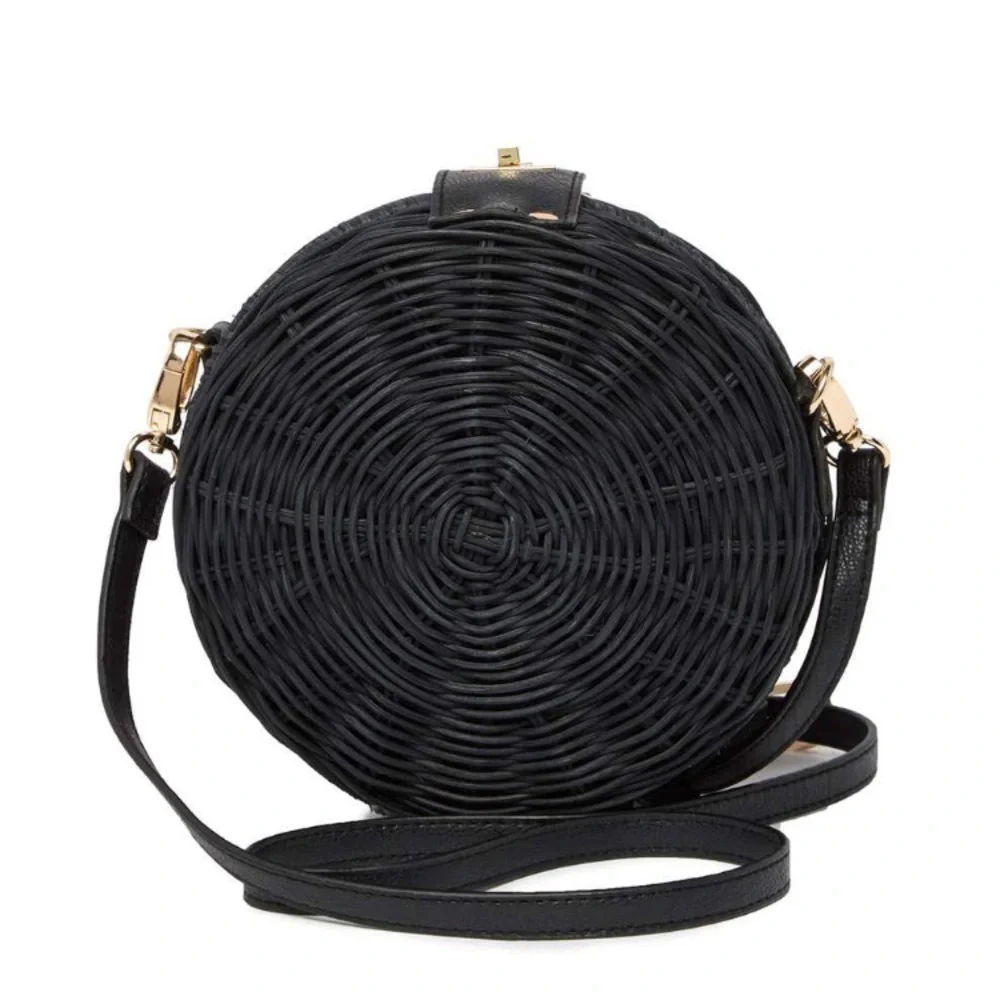 Urban Expressions Rattan Circular tote NEW!!! - Picture 3 of 6